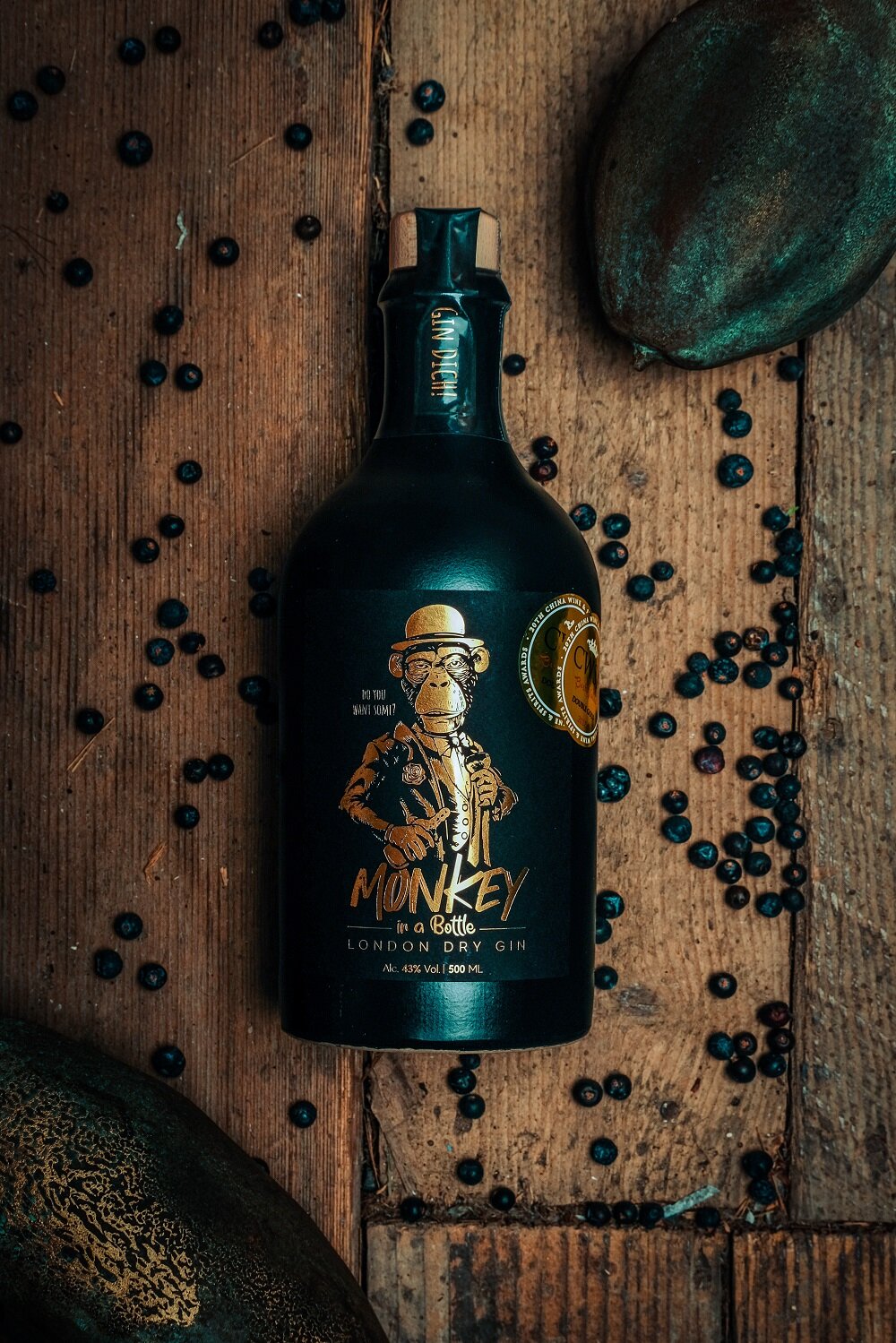 Monkey in a bottle - Aarauer Gin, gross